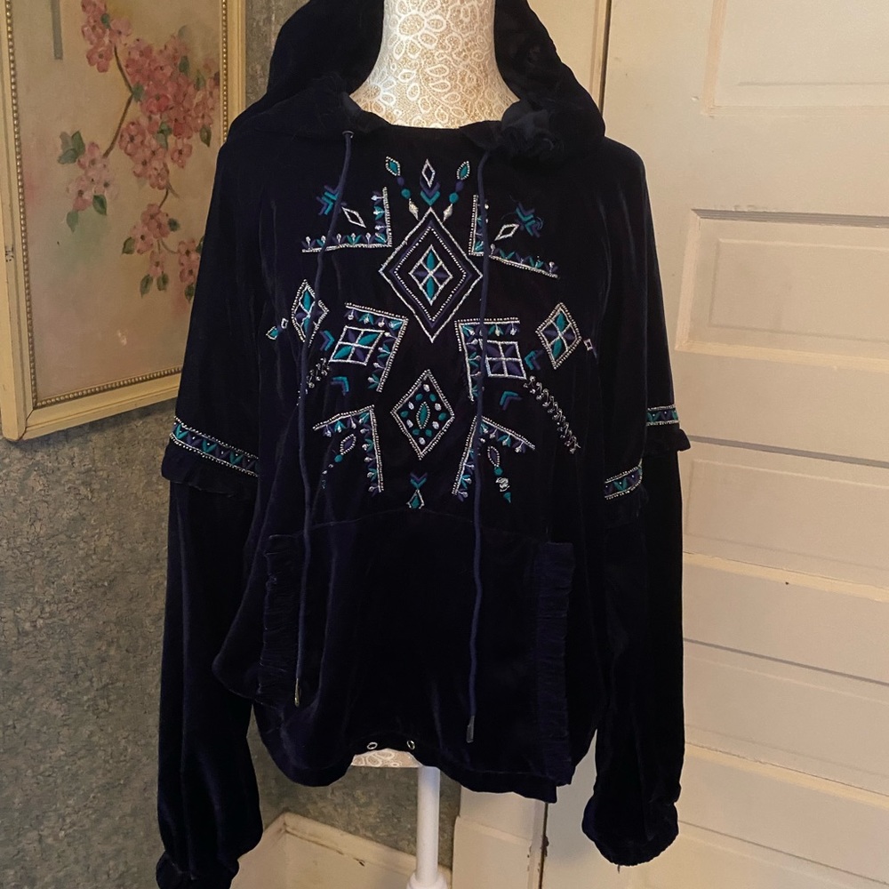 Love Sam navy blue velvet hooded pullover embroidered folk art / ruffles sz L